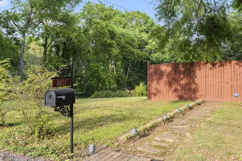 Exterior - 801 Vantrease Rd, Madison, TN 37115 photo 5 of 9