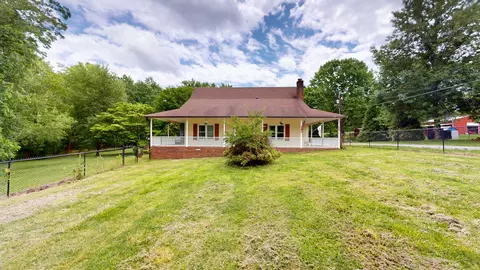 4648 31 Hwy W, Cottontown, TN 37048