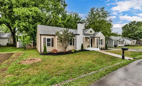 Exterior - 110 E Mcknight Dr, Murfreesboro, TN 37130 photo 5 of 13
