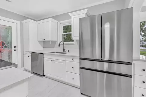 Kitchen - 110 E Mcknight Dr, Murfreesboro, TN 37130 photo 1 of 2