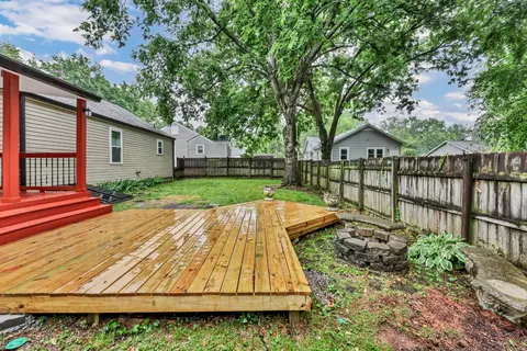 Exterior - 110 E Mcknight Dr, Murfreesboro, TN 37130 photo 9 of 13