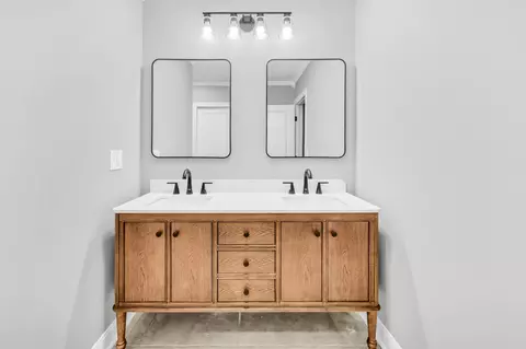 Bath - 110 E Mcknight Dr, Murfreesboro, TN 37130 photo 2 of 4