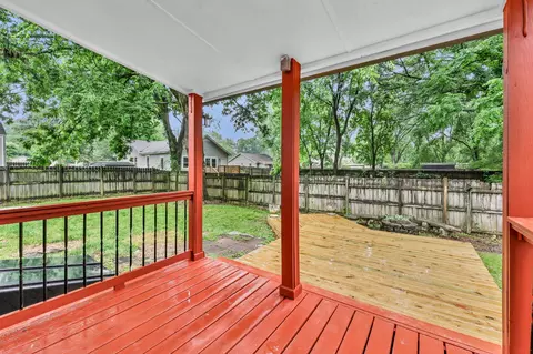 Exterior - 110 E Mcknight Dr, Murfreesboro, TN 37130 photo 7 of 13