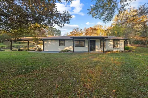 133 Mockerson Rd, Leoma, TN 38468