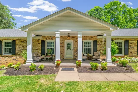 220 Norma Ct, Clarksville, TN 37043