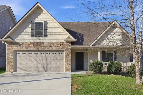 1711 Cove Oak Ln, Knoxville, TN 37909