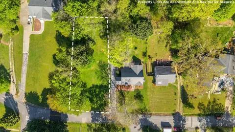 13 Berkley Dr, Red Bank, TN 37415