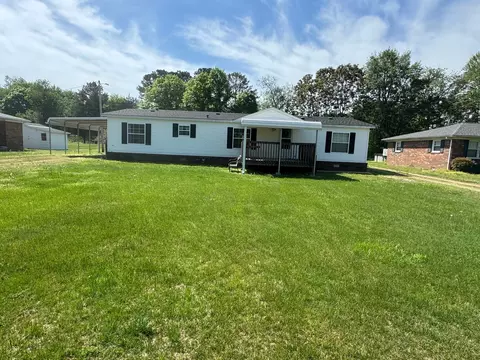 187 Dyke St E, Big Sandy, TN 38221