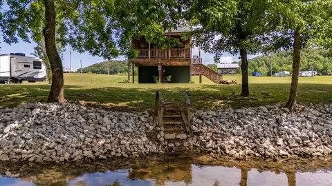 194 Creekside Ln, Westpoint, TN 38486