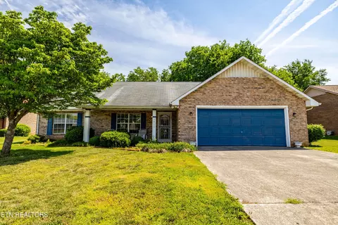 1510 Cavalier Dr, Maryville, TN 37803