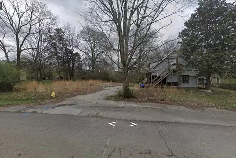 717 W High St, Manchester, TN 37355