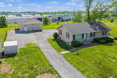 2671 Pembroke Rd, Hopkinsville, KY 42240