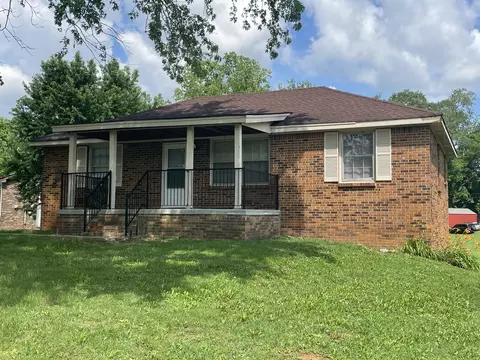 239 Raintree Dr, Clarksville, TN 37042