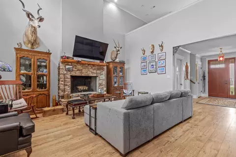 Living - 2485 River Bluffs Dr, Jasper, TN 37347 photo 4 of 4