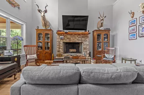 Living - 2485 River Bluffs Dr, Jasper, TN 37347 photo 2 of 4