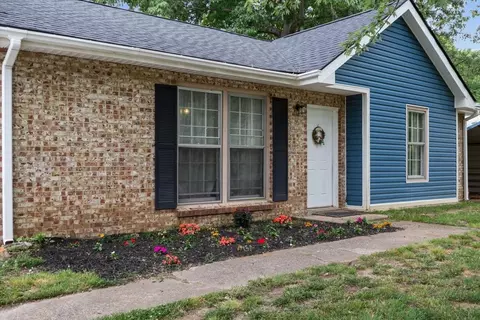 Exterior - 321 Kevin Dr, Dickson, TN 37055 photo 2 of 8
