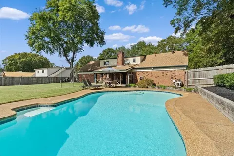 369 Taraview Rd, Collierville, TN 38017