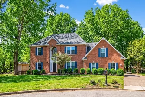 206 Longwood Ln, Clarksville, TN 37043