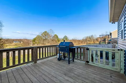 Exterior - 142 Pine Ave, Morrison, TN 37357 photo 4 of 7