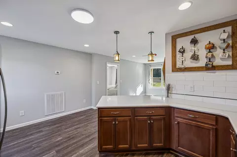 Kitchen - 142 Pine Ave, Morrison, TN 37357 photo 2 of 2