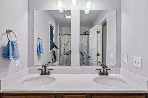 Bath - 142 Pine Ave, Morrison, TN 37357 photo 1 of 2