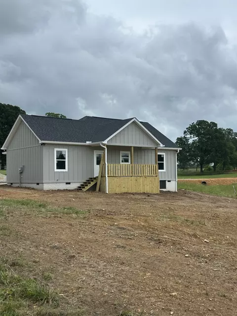 1106 Baker Ln, Lawrenceburg, TN 38464