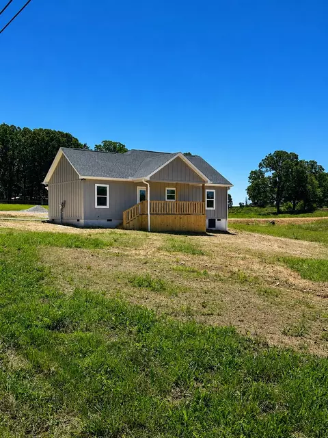 1106 Baker Ln, Lawrenceburg, TN 38464