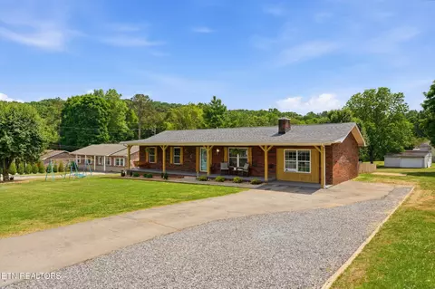 300 Lindner Ln, Lenoir City, TN 37772