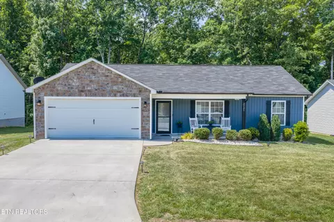 3331 Townsend Park Ln, Powell, TN 37849