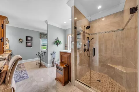 Bath - 801 Oak Grove Rd, Decherd, TN 37324 photo 2 of 4