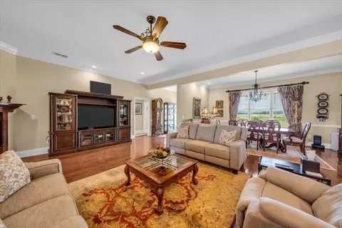 Living - 801 Oak Grove Rd, Decherd, TN 37324 photo 1 of 2