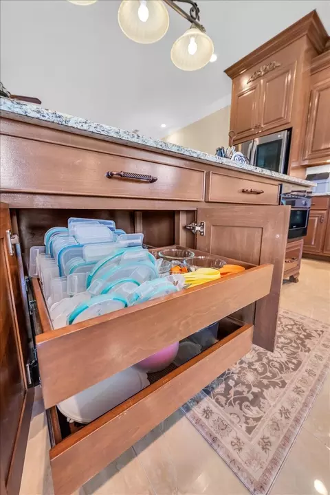 Kitchen - 801 Oak Grove Rd, Decherd, TN 37324 photo 4 of 8
