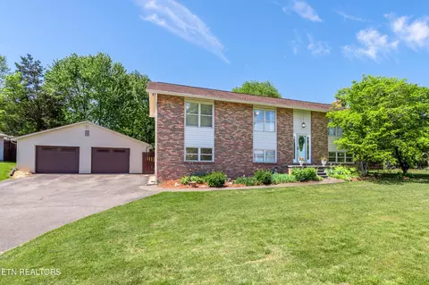 7341 Glastonbury Rd, Knoxville, TN 37931