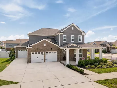 804 Rockwell Dr, Hendersonville, TN 37075