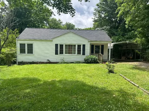 807 W 9th St, Columbia, TN 38401