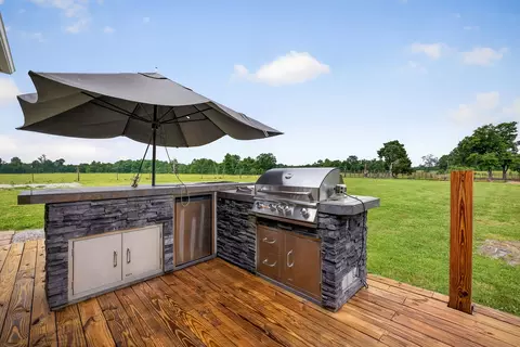 Exterior - 8495 Baxter Rd, Baxter, TN 38544 photo 8 of 11