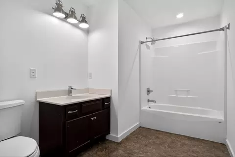 Bath - 8495 Baxter Rd, Baxter, TN 38544 photo 1 of 3