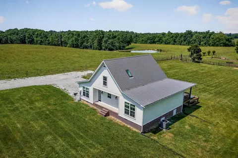 Exterior - 8495 Baxter Rd, Baxter, TN 38544 photo 1 of 11