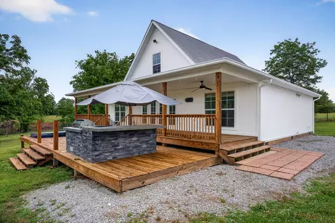 Exterior - 8495 Baxter Rd, Baxter, TN 38544 photo 10 of 11