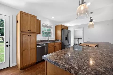 Kitchen - 8495 Baxter Rd, Baxter, TN 38544 photo 3 of 5