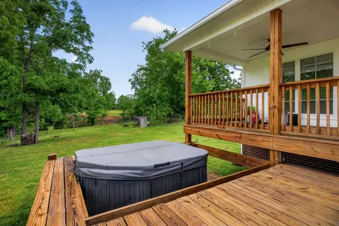 Exterior - 8495 Baxter Rd, Baxter, TN 38544 photo 7 of 11