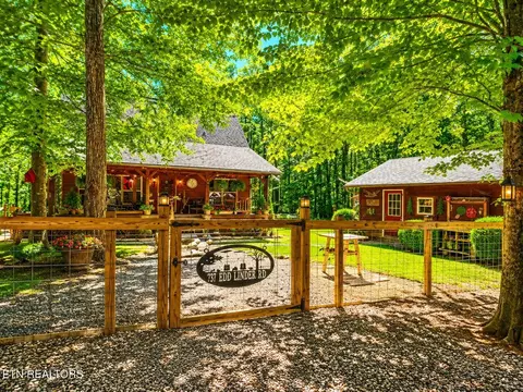 737 Edd Linder Rd, Jamestown, TN 38556