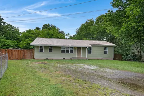 39 Fine St, Rossville, GA 30741