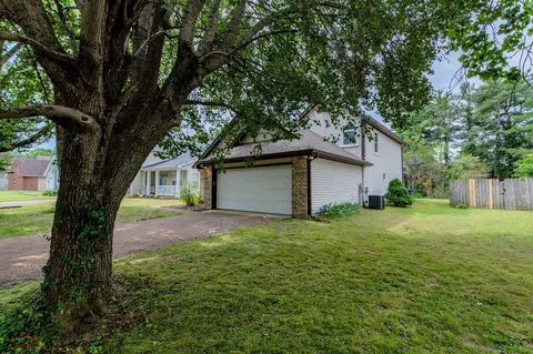 2632 Paddle Wheel Dr, Nashville, TN 37214