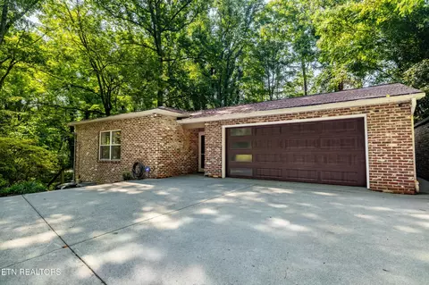 2513 SW Lakemoor Dr, Knoxville, TN 37920