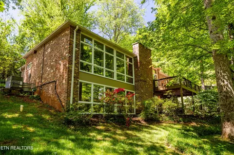2513 SW Lakemoor Dr, Knoxville, TN 37920