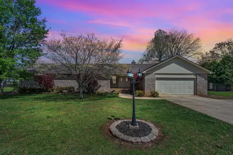 423 Shasteen Bend Dr, Winchester, TN 37398