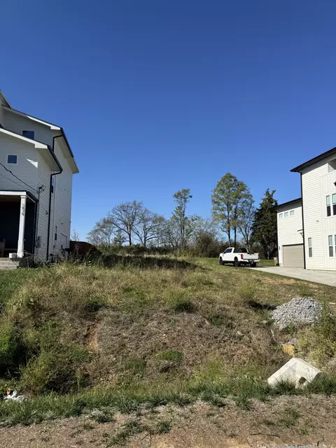 1519 E Stewarts Ln, Nashville, TN 37218