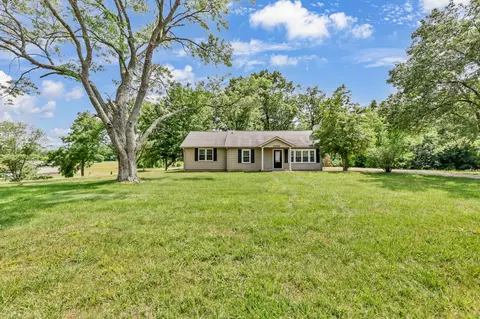 2055 Lovers Ln, Hopkinsville, KY 42240