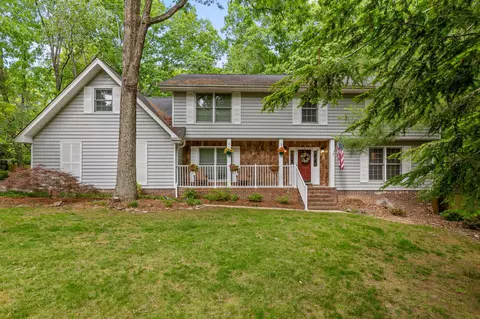 64 Whispering Pines Dr, Signal Mountain, TN 37377